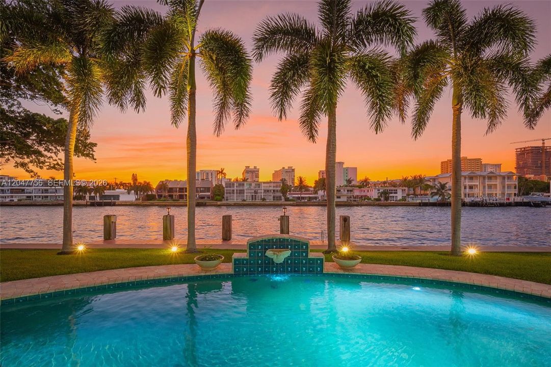 En Venta: $4,499,000 (3 camas, 4 baños, 3315 Pies cuadrados)