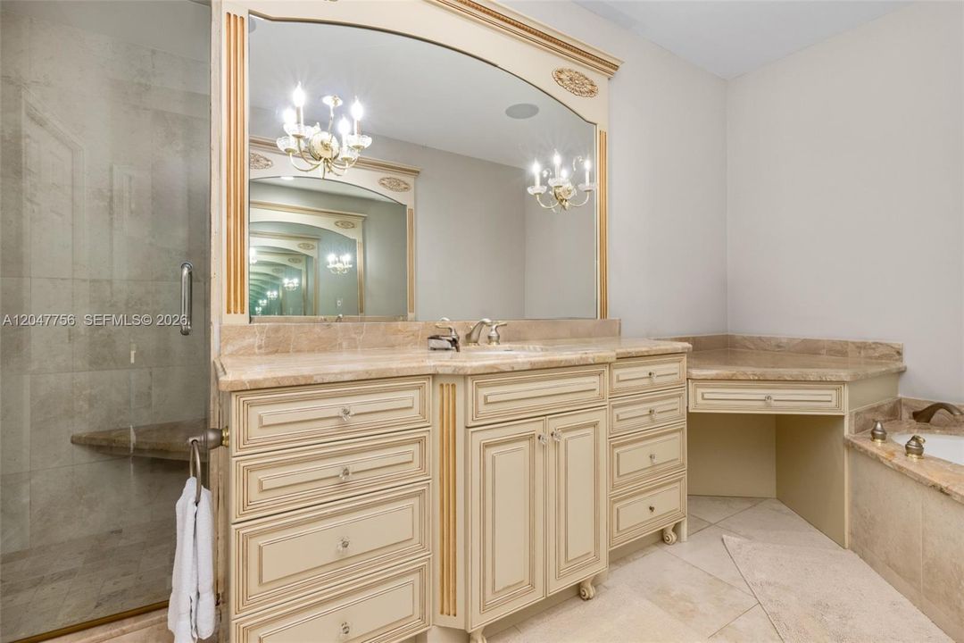 En Venta: $4,499,000 (3 camas, 4 baños, 3315 Pies cuadrados)