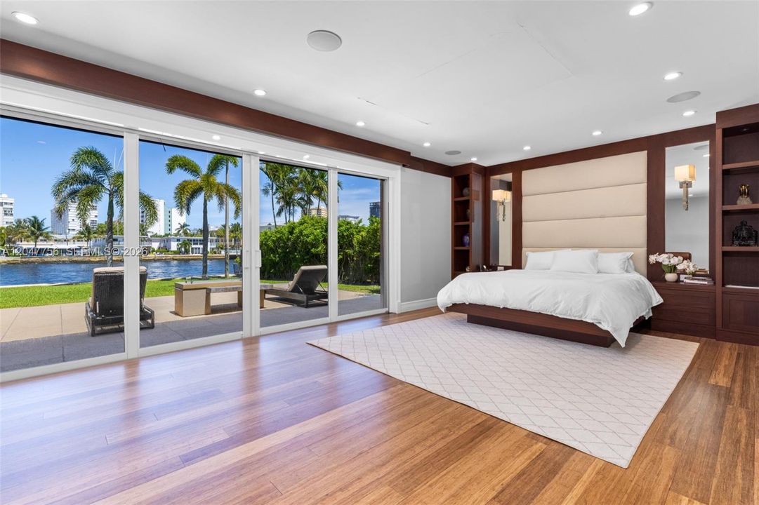 En Venta: $4,499,000 (3 camas, 4 baños, 3315 Pies cuadrados)