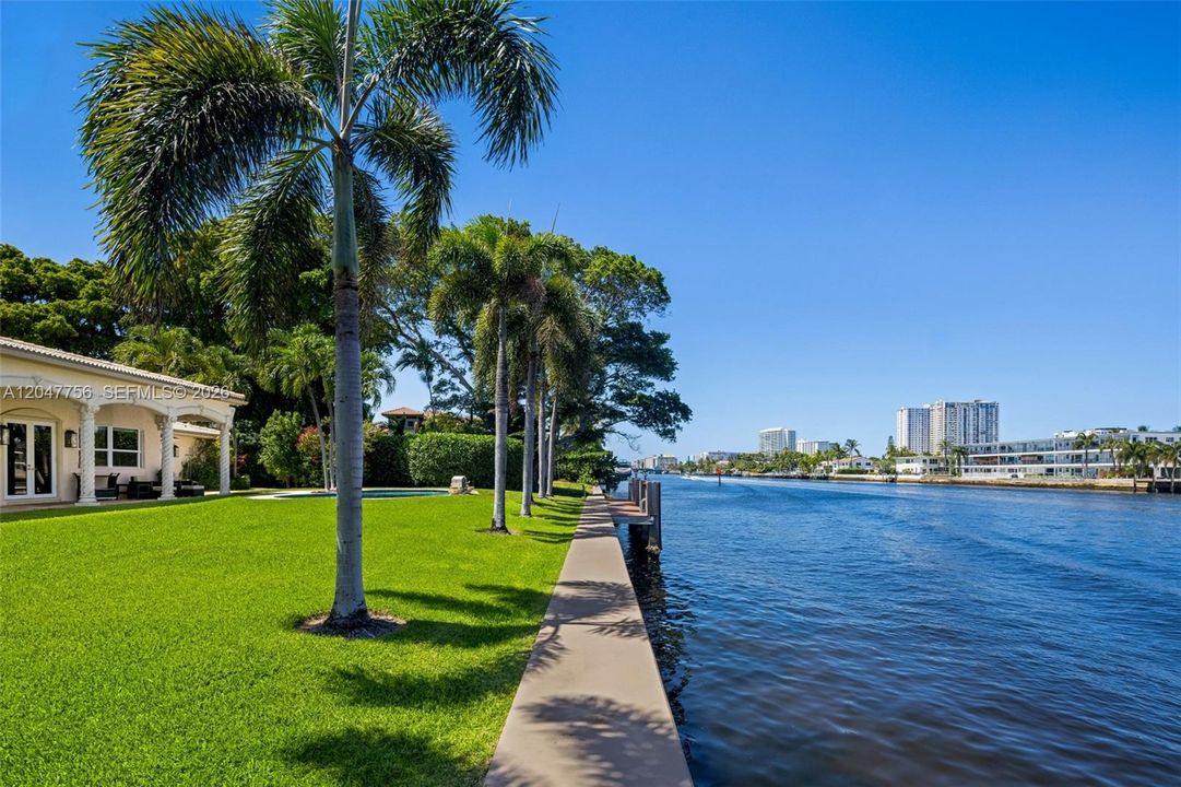 En Venta: $4,499,000 (3 camas, 4 baños, 3315 Pies cuadrados)
