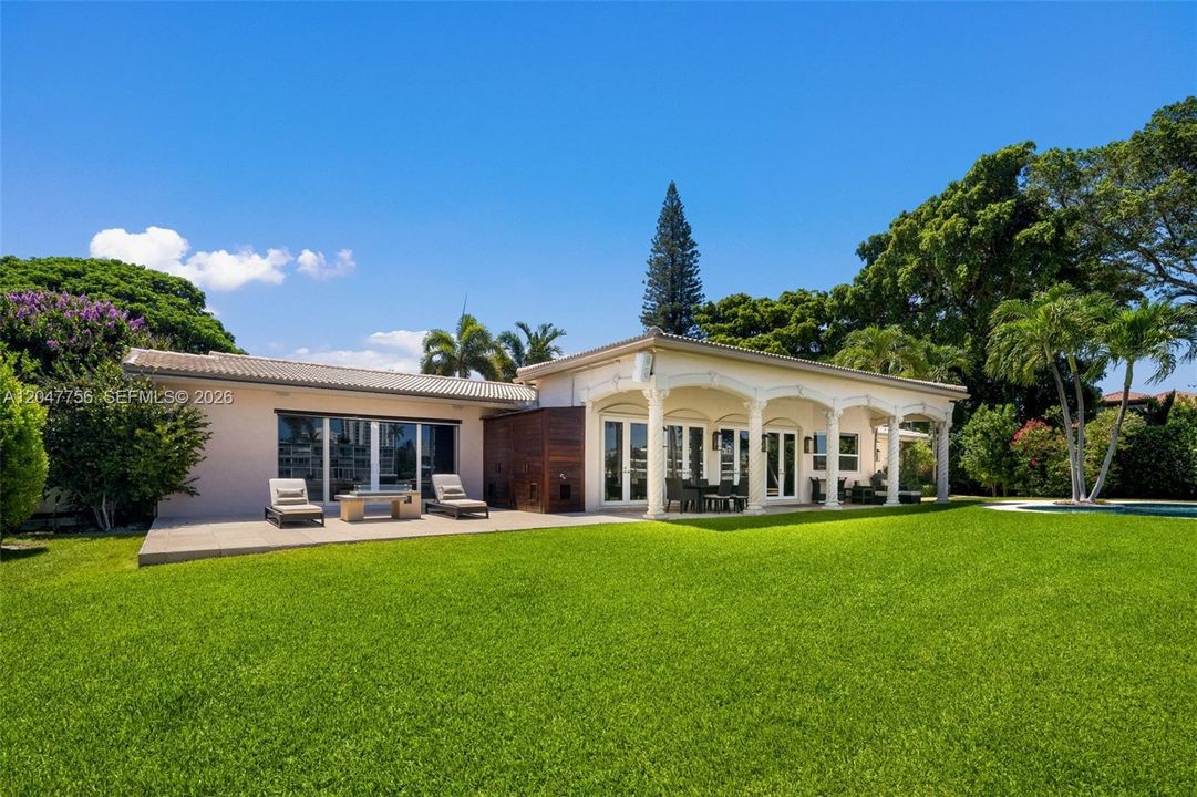 En Venta: $4,499,000 (3 camas, 4 baños, 3315 Pies cuadrados)