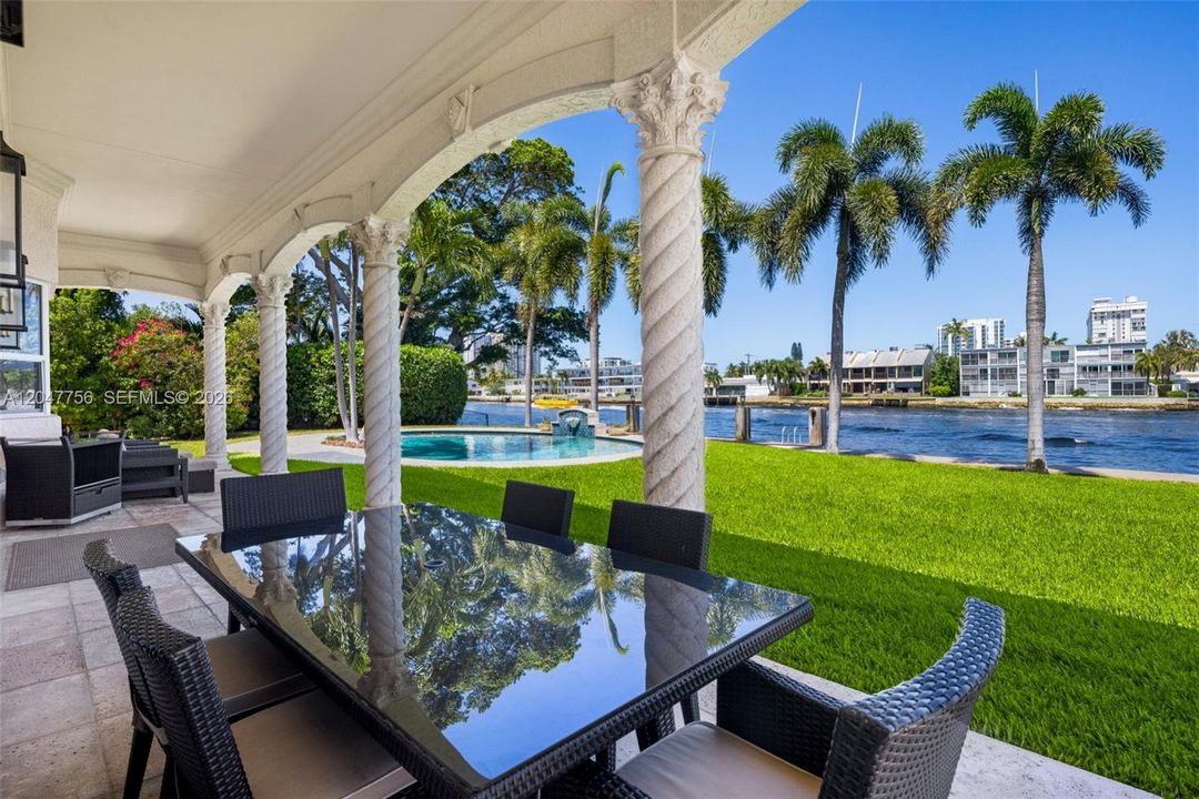 En Venta: $4,499,000 (3 camas, 4 baños, 3315 Pies cuadrados)