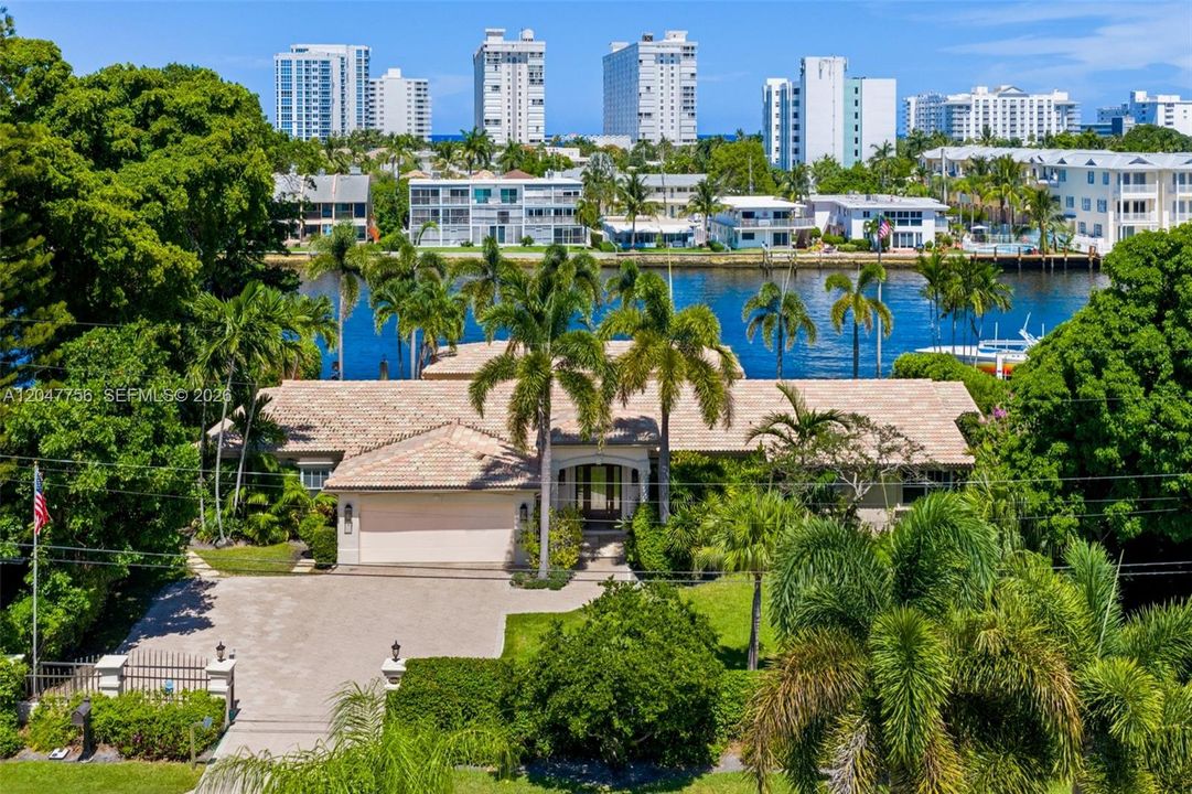 En Venta: $4,499,000 (3 camas, 4 baños, 3315 Pies cuadrados)
