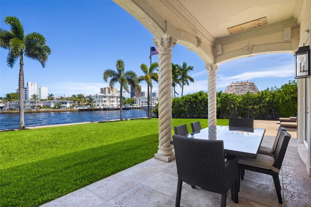 En Venta: $4,499,000 (3 camas, 4 baños, 3315 Pies cuadrados)