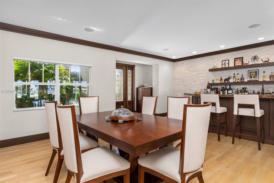 En Venta: $4,499,000 (3 camas, 4 baños, 3315 Pies cuadrados)
