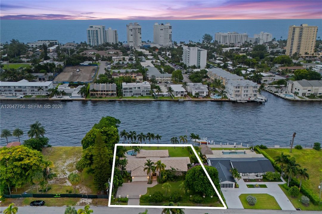 На продажу: $4,499,000 (3 спален, 4 ванн, 3315 Квадратных фут)