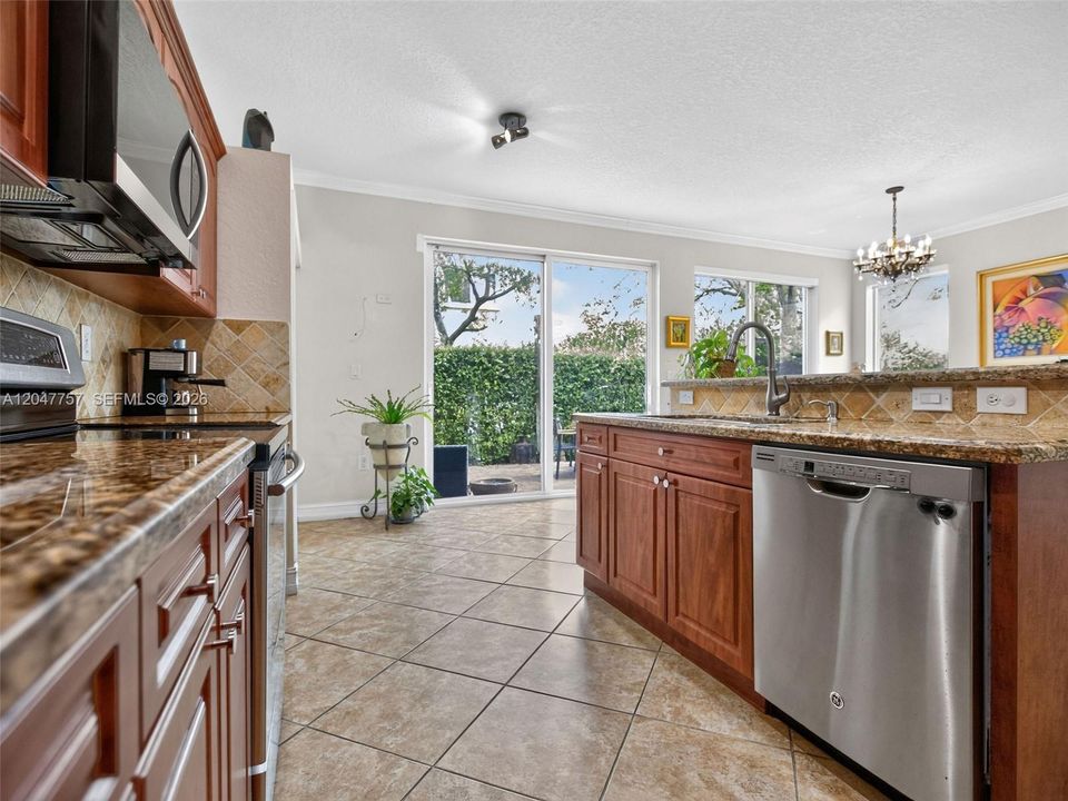 For Rent: $4,150 (4 beds, 2 baths, 1990 Square Feet)