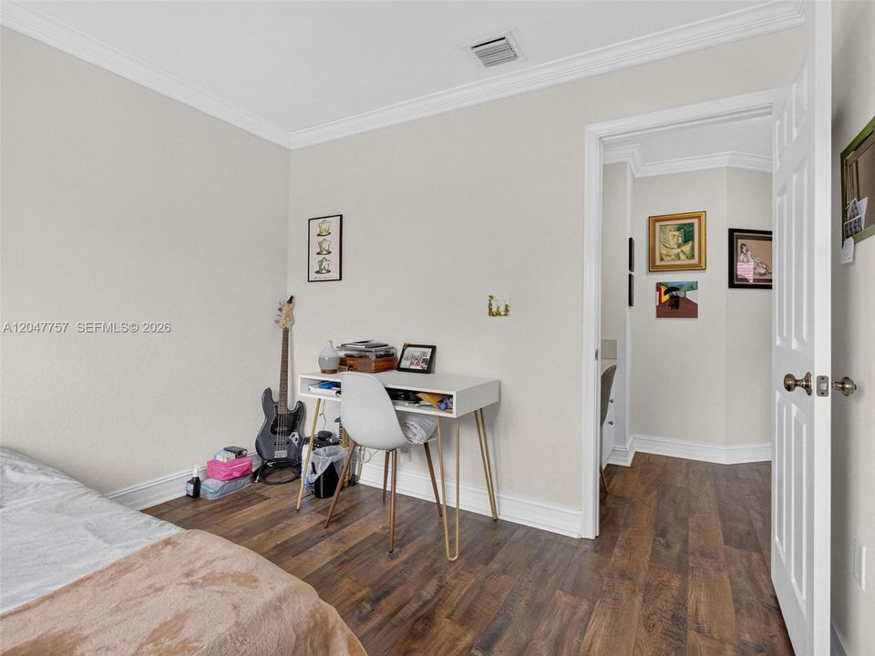 For Rent: $4,150 (4 beds, 2 baths, 1990 Square Feet)