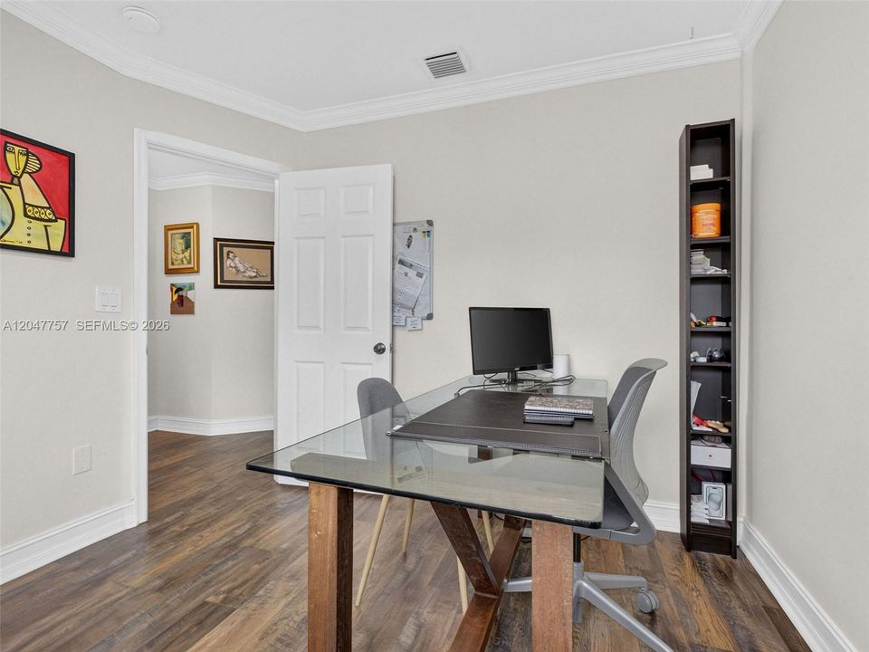 For Rent: $4,150 (4 beds, 2 baths, 1990 Square Feet)