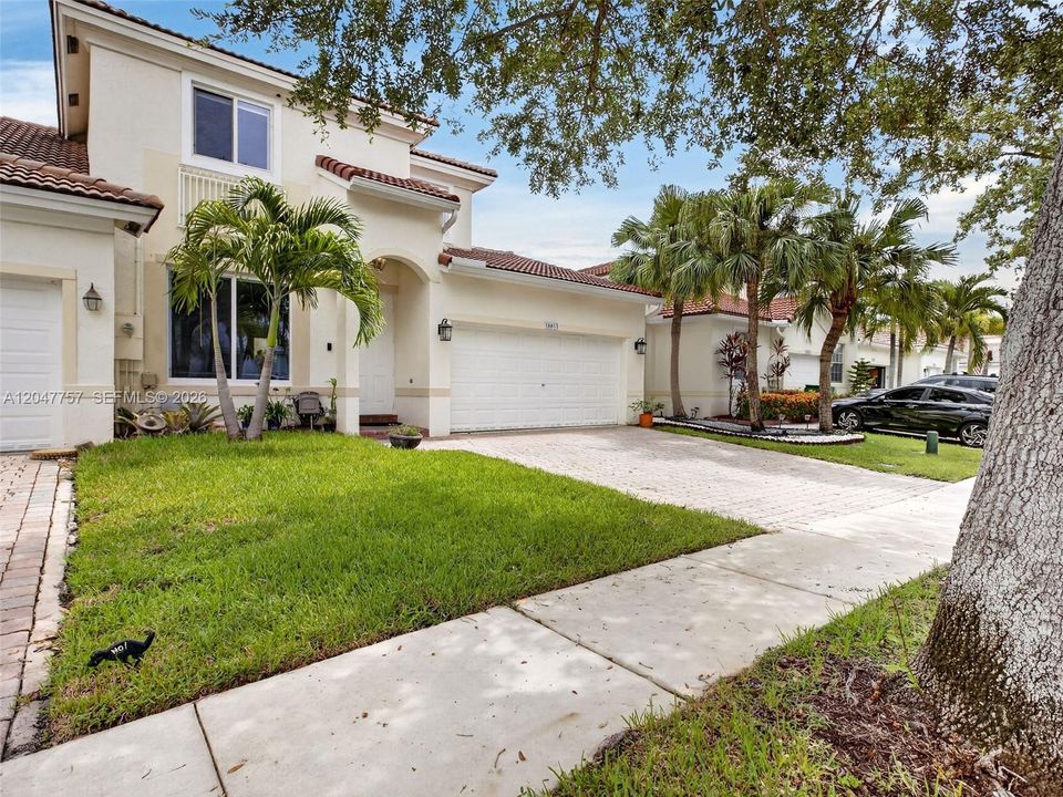 For Rent: $4,150 (4 beds, 2 baths, 1990 Square Feet)