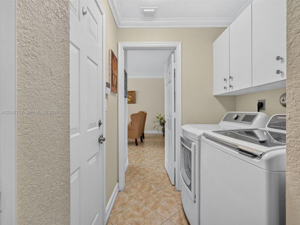 For Rent: $4,150 (4 beds, 2 baths, 1990 Square Feet)