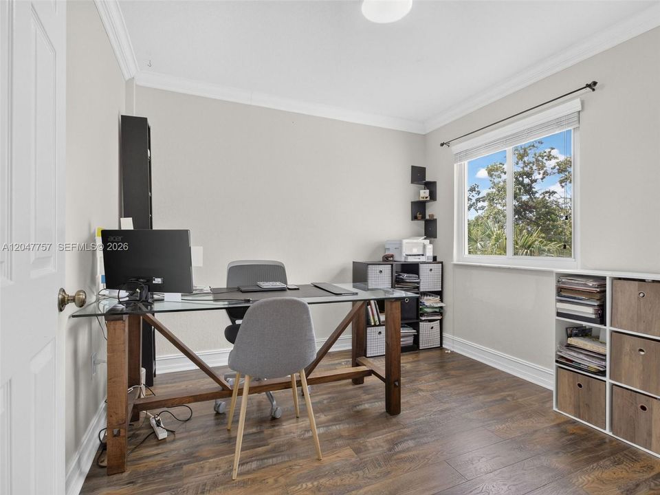 For Rent: $4,150 (4 beds, 2 baths, 1990 Square Feet)