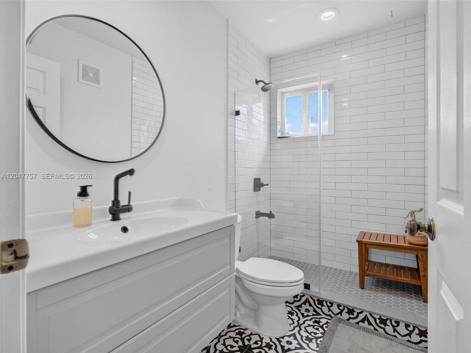 For Rent: $4,150 (4 beds, 2 baths, 1990 Square Feet)