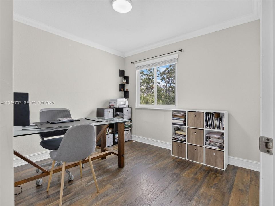 For Rent: $4,150 (4 beds, 2 baths, 1990 Square Feet)