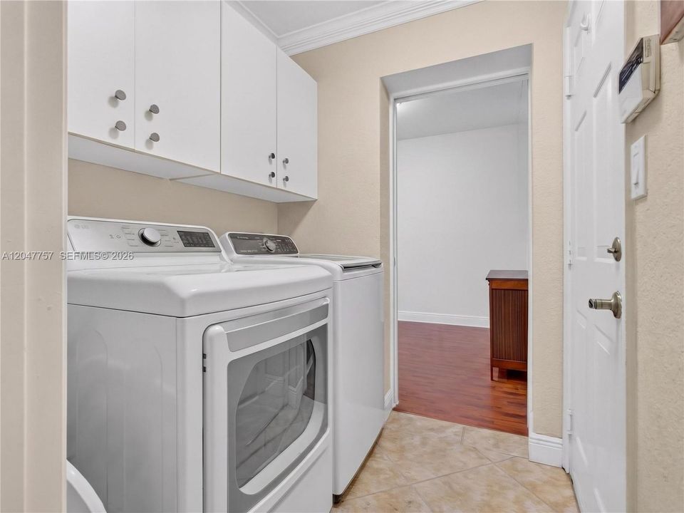 For Rent: $4,150 (4 beds, 2 baths, 1990 Square Feet)