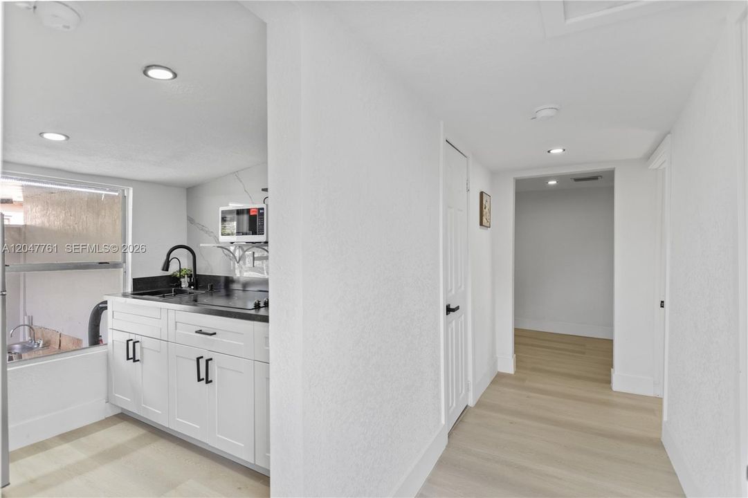 For Rent: $5,500 (5 beds, 3 baths, 2000 Square Feet)