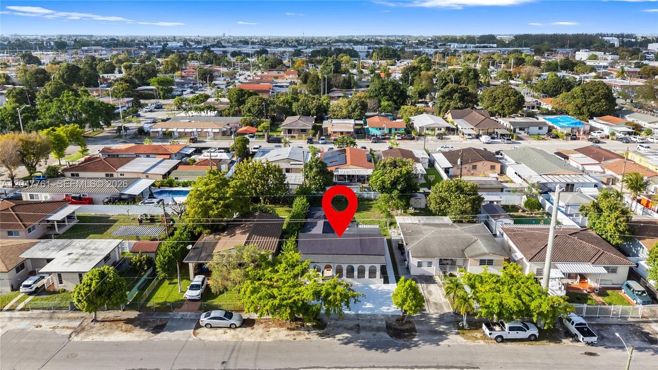 For Rent: $5,500 (5 beds, 3 baths, 2000 Square Feet)