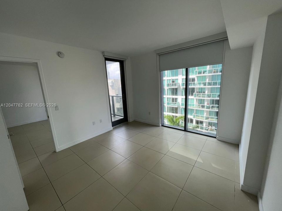 For Rent: $2,700 (1 beds, 1 baths, 719 Square Feet)