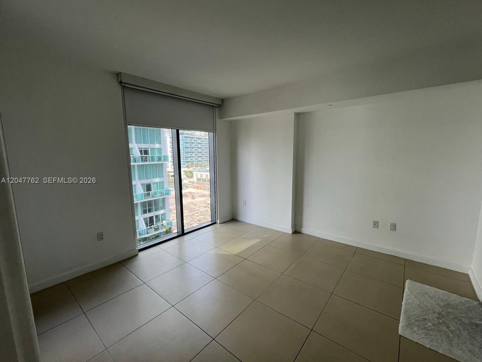 For Rent: $2,700 (1 beds, 1 baths, 719 Square Feet)