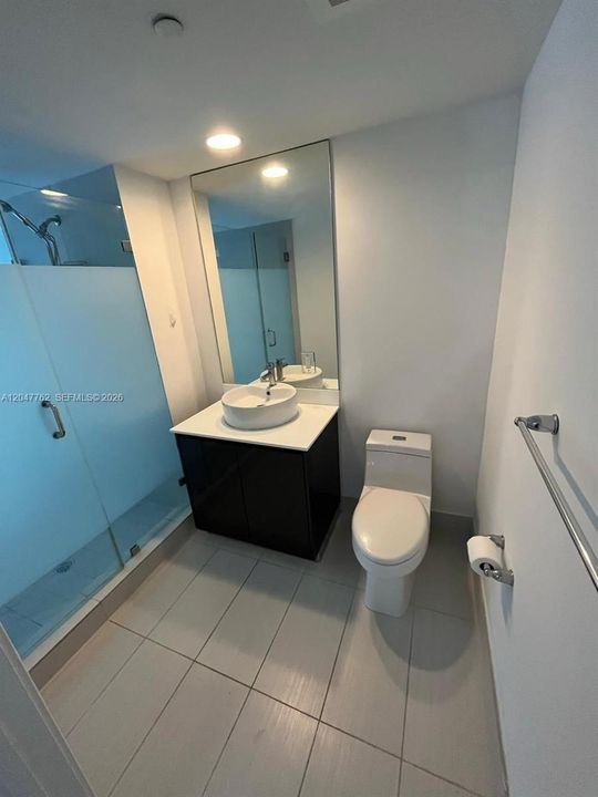 For Rent: $2,700 (1 beds, 1 baths, 719 Square Feet)