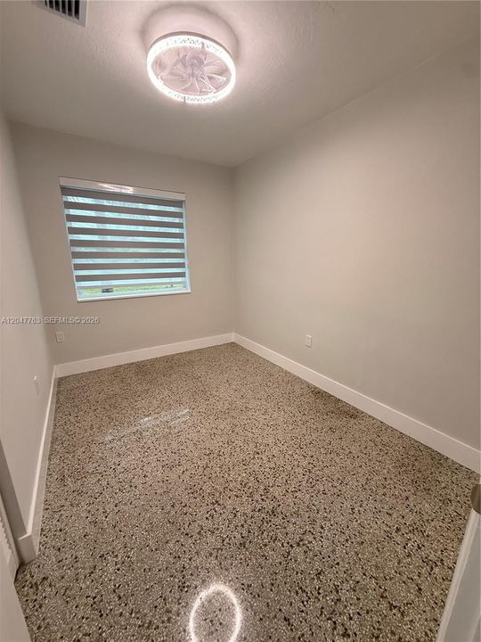 В аренду: $3,200 (3 спален, 1 ванн, 935 Квадратных фут)