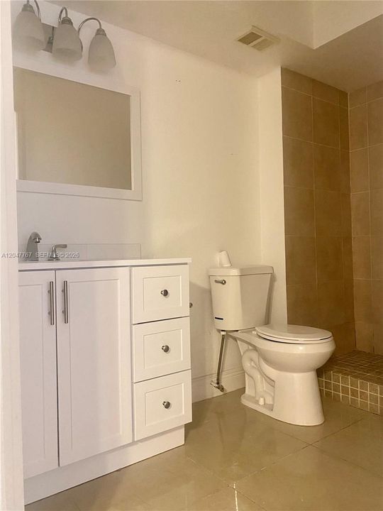 For Rent: $2,300 (2 beds, 2 baths, 1065 Square Feet)