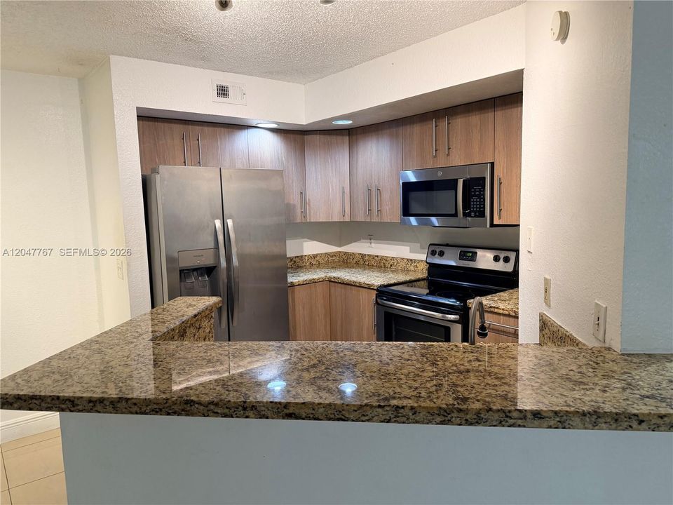 For Rent: $2,300 (2 beds, 2 baths, 1065 Square Feet)
