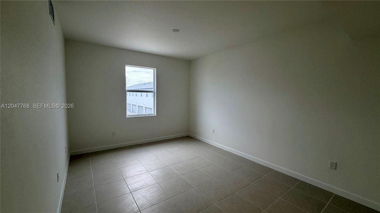 For Rent: $2,500 (3 beds, 2 baths, 1367 Square Feet)