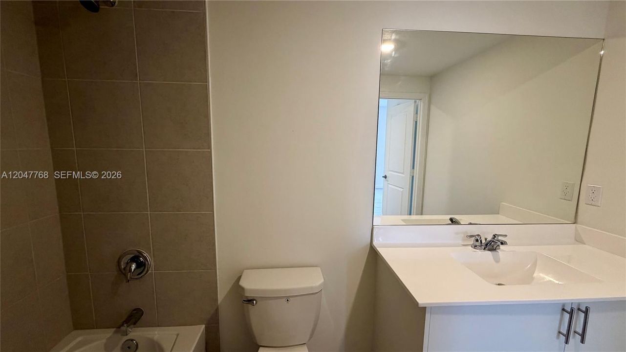 For Rent: $2,500 (3 beds, 2 baths, 1367 Square Feet)