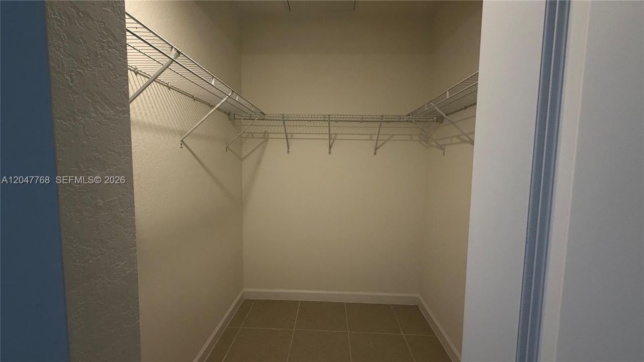 For Rent: $2,500 (3 beds, 2 baths, 1367 Square Feet)