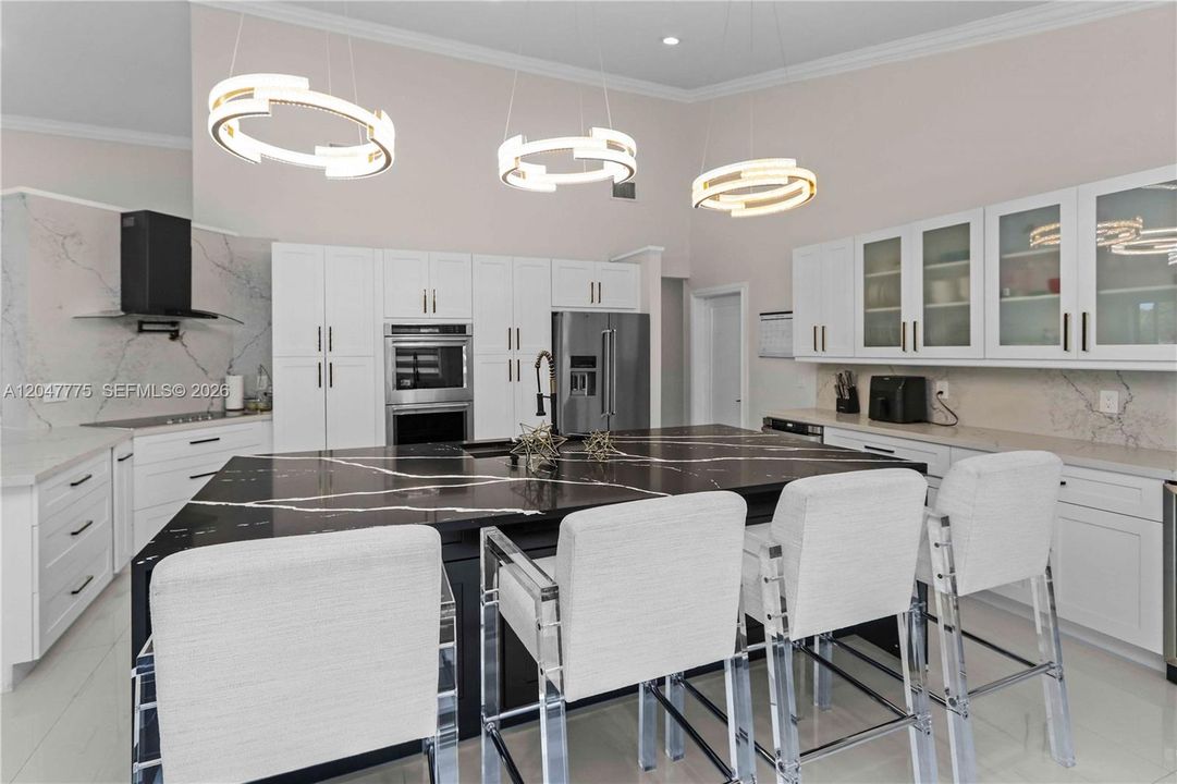 For Rent: $5,200 (3 beds, 2 baths, 2368 Square Feet)