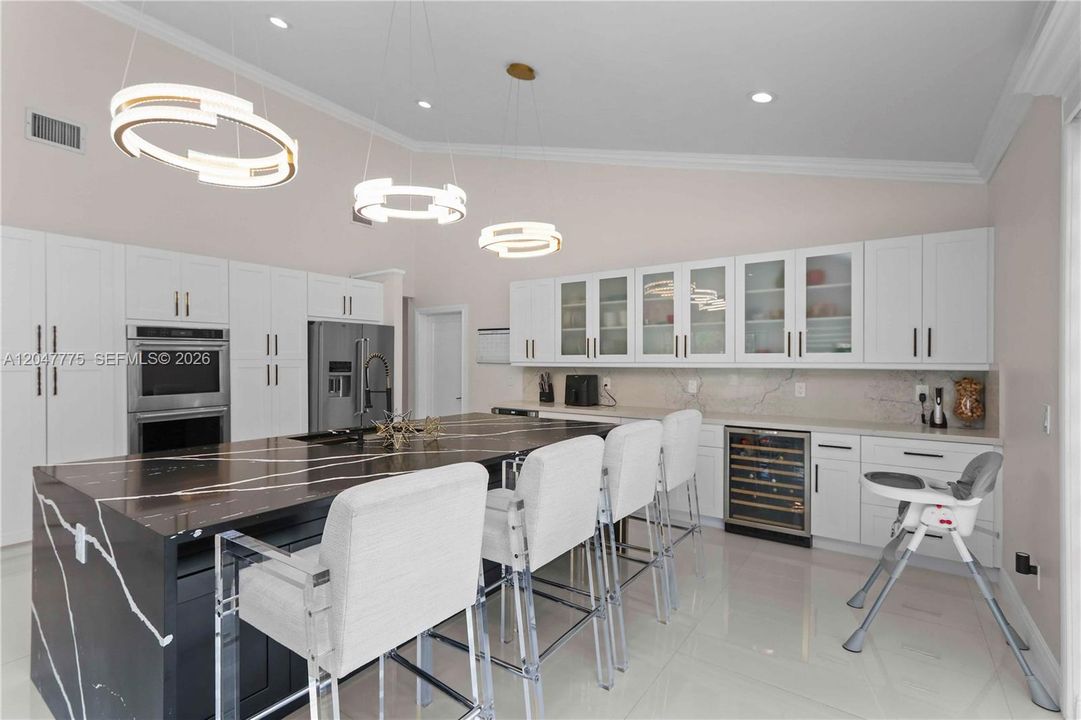 For Rent: $5,200 (3 beds, 2 baths, 2368 Square Feet)