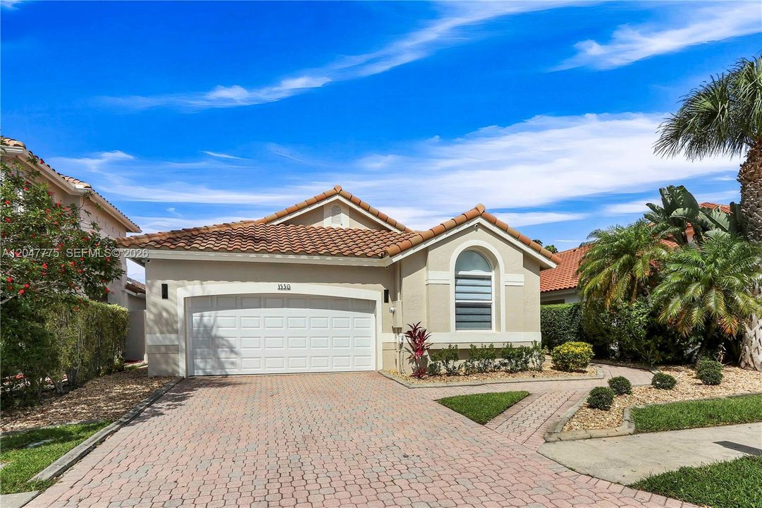 For Rent: $5,200 (3 beds, 2 baths, 2368 Square Feet)