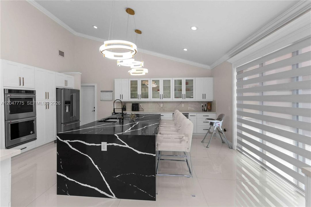 For Rent: $5,200 (3 beds, 2 baths, 2368 Square Feet)