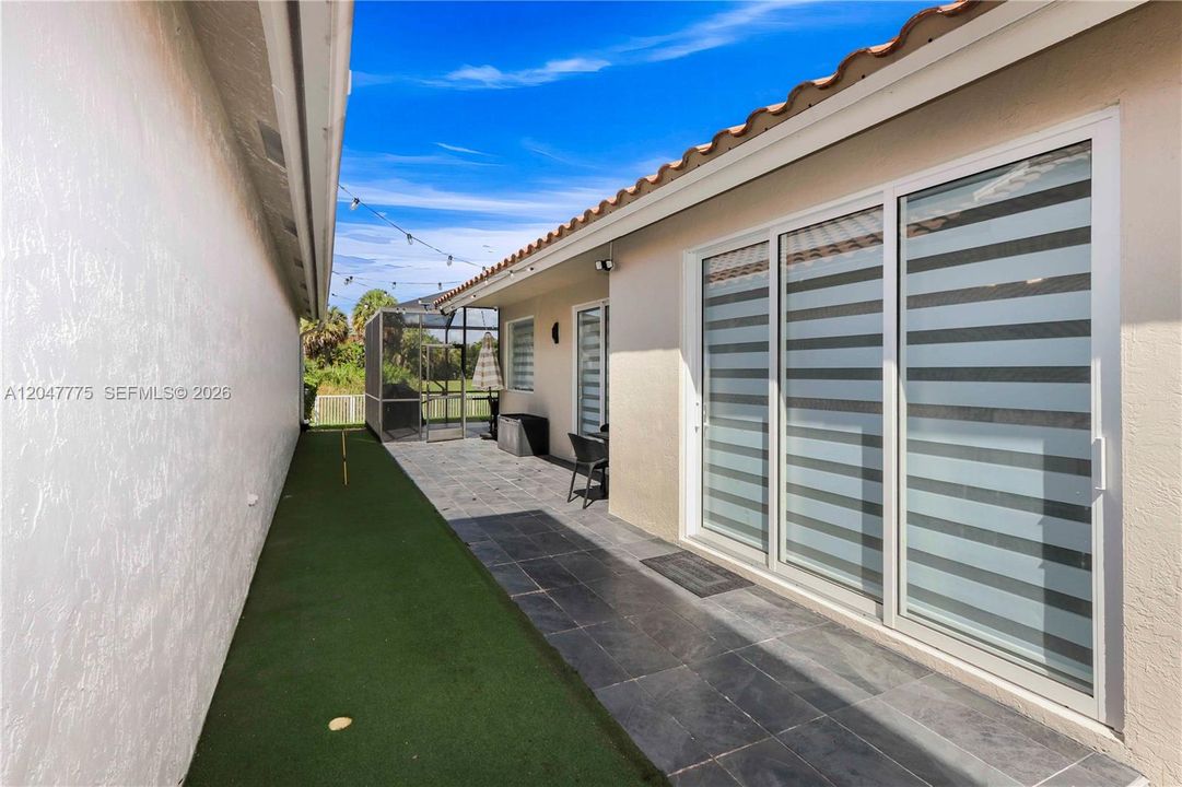 For Rent: $5,200 (3 beds, 2 baths, 2368 Square Feet)
