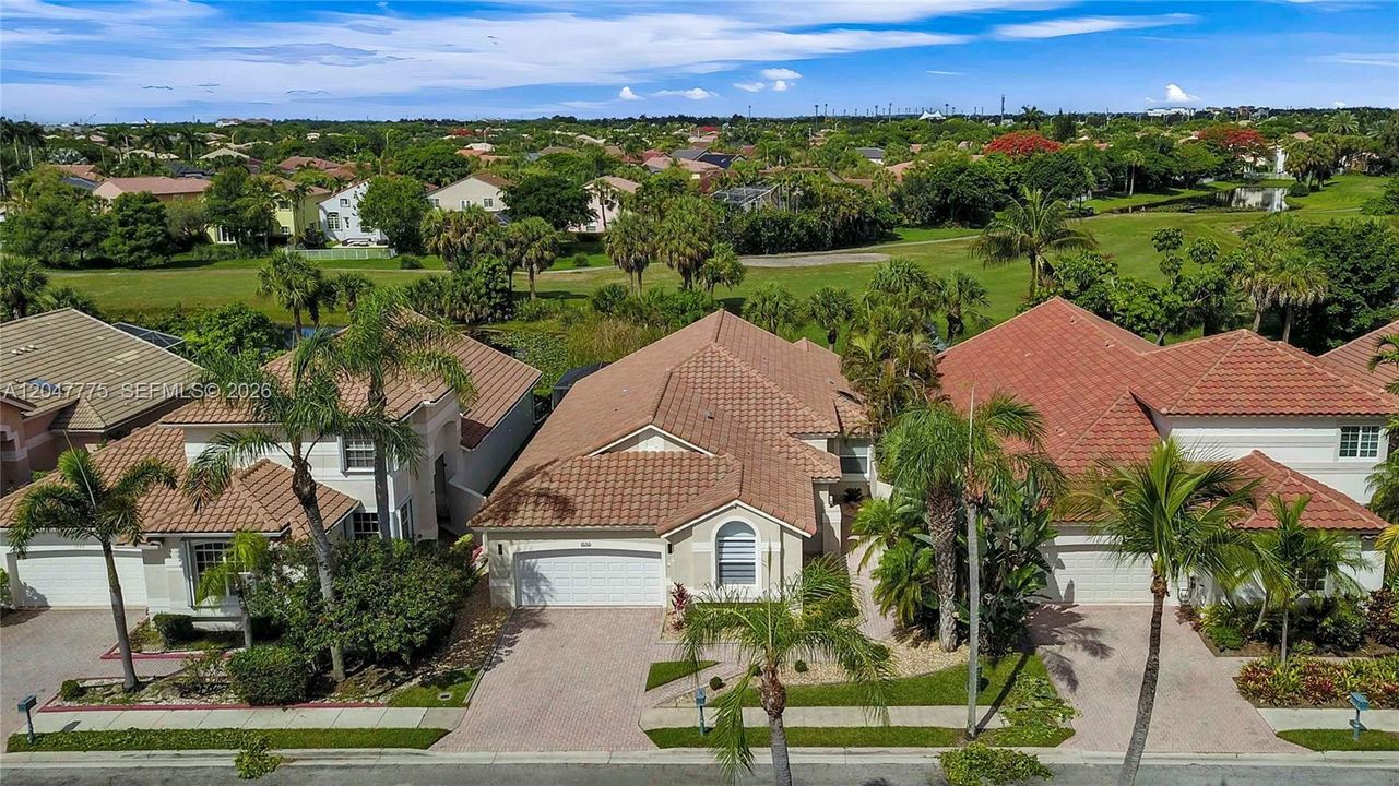 For Rent: $5,200 (3 beds, 2 baths, 2368 Square Feet)