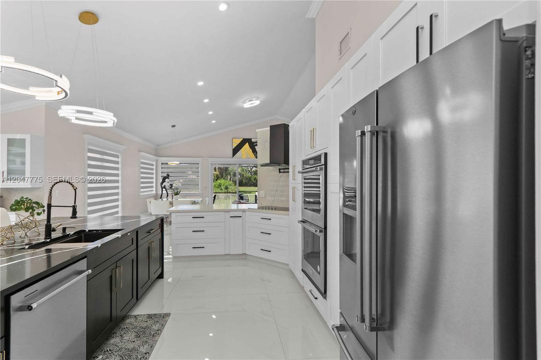 For Rent: $5,200 (3 beds, 2 baths, 2368 Square Feet)