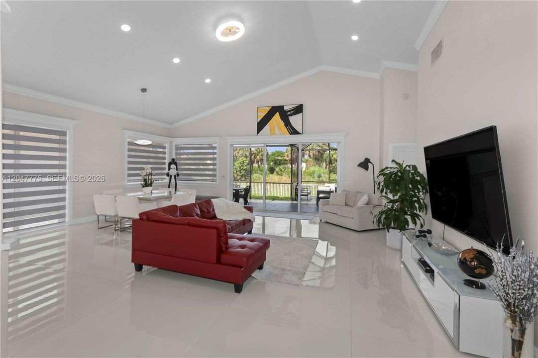 For Rent: $5,200 (3 beds, 2 baths, 2368 Square Feet)
