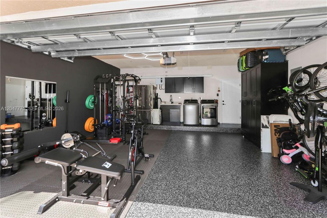 For Rent: $5,200 (3 beds, 2 baths, 2368 Square Feet)