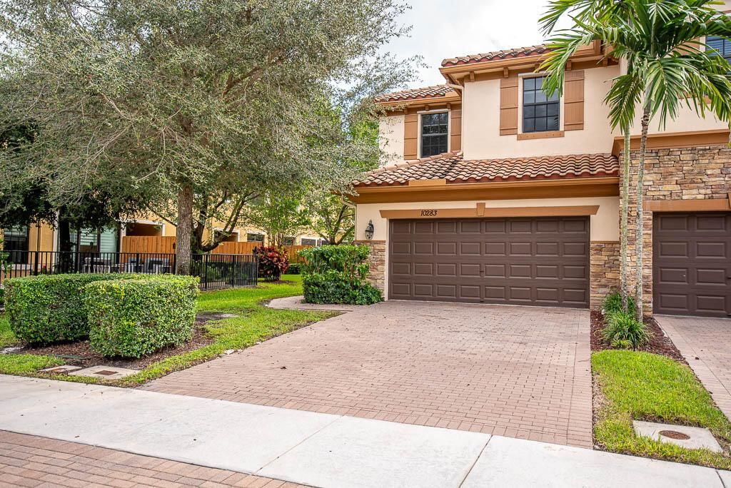 20251004-10283 Wellington Parc Drive-005