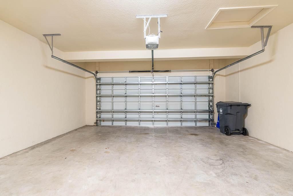 20251004-10283 Wellington Parc Drive-003