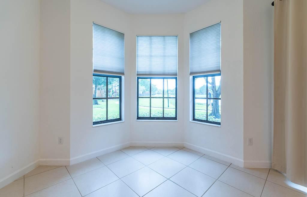 20251004-10283 Wellington Parc Drive-002
