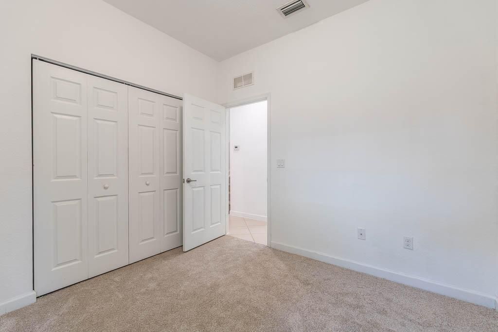 20251004-10283 Wellington Parc Drive-003