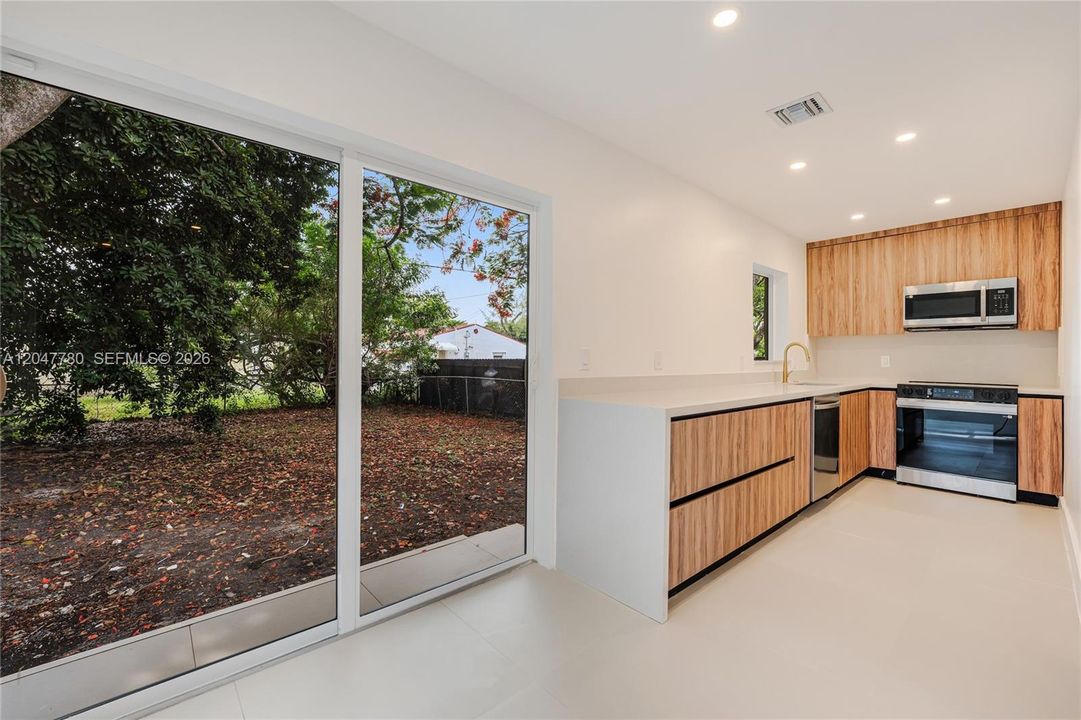 For Sale: $599,000 (3 beds, 2 baths, 1248 Square Feet)