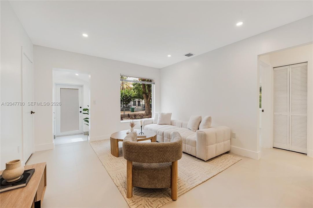 For Sale: $599,000 (3 beds, 2 baths, 1248 Square Feet)