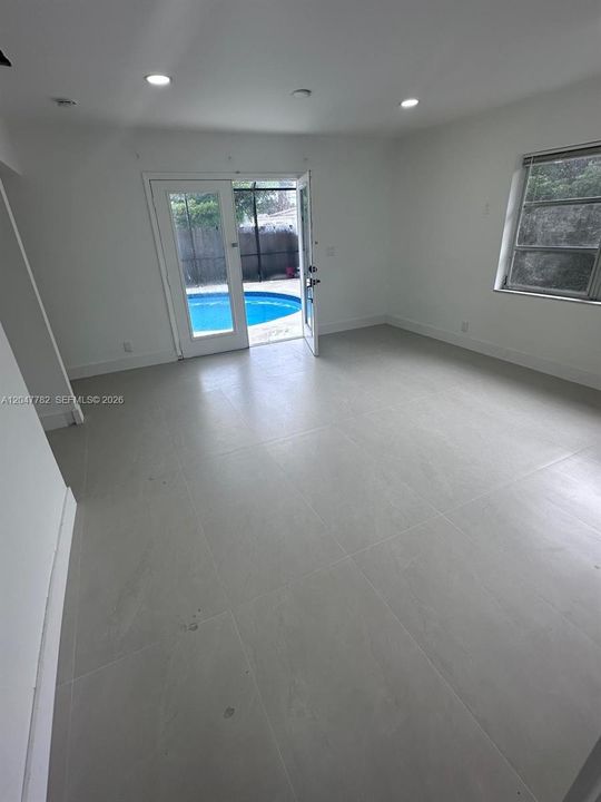 For Rent: $5,500 (4 beds, 2 baths, 1865 Square Feet)
