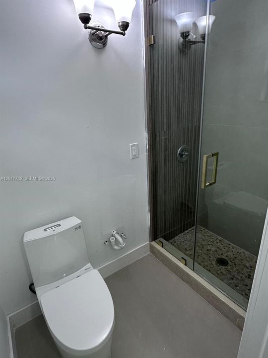 For Rent: $5,500 (4 beds, 2 baths, 1865 Square Feet)