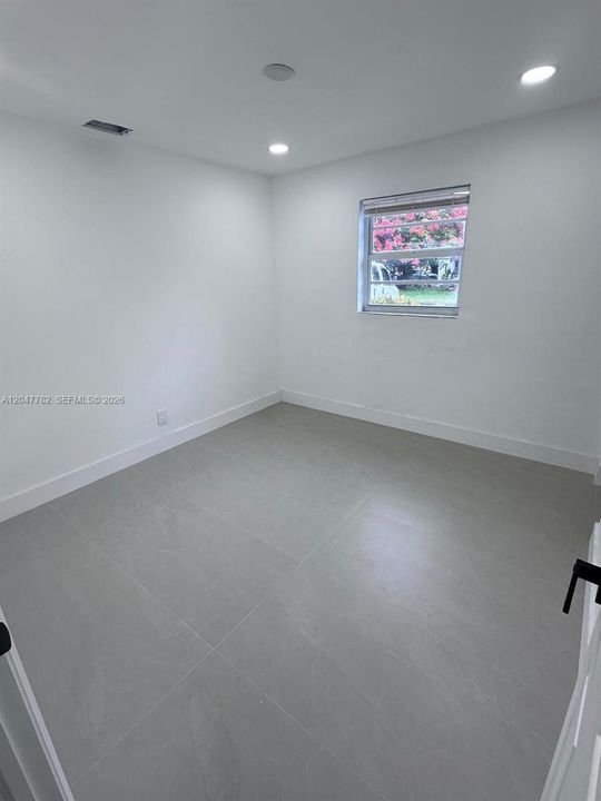 For Rent: $5,500 (4 beds, 2 baths, 1865 Square Feet)