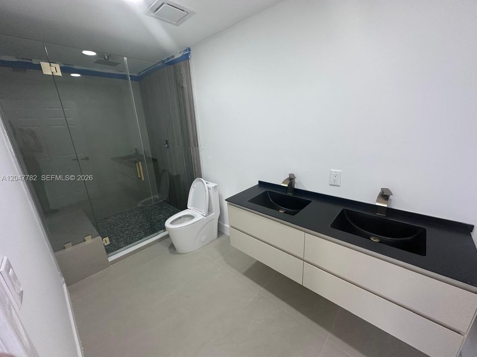 For Rent: $5,500 (4 beds, 2 baths, 1865 Square Feet)