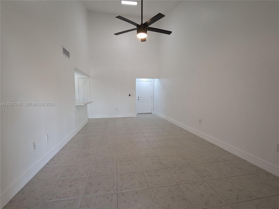 For Rent: $2,500 (2 beds, 2 baths, 1000 Square Feet)